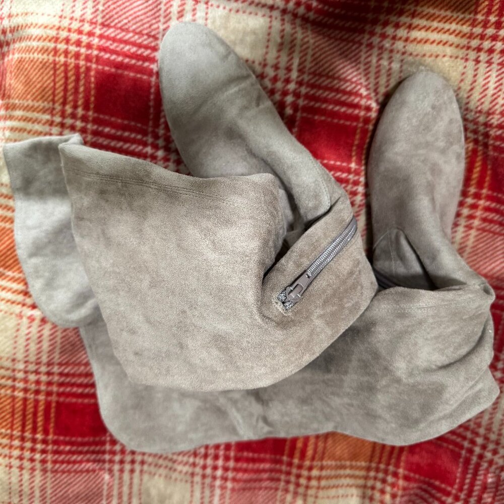 Suede boots